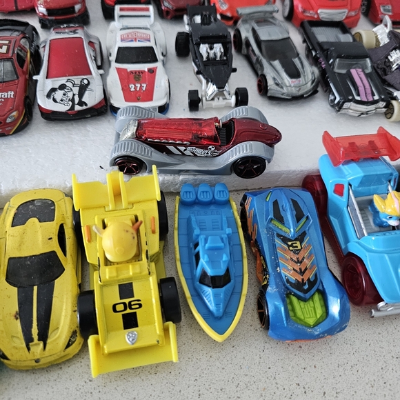 Hot Wheels Car Lot Vintage 1:64 Toy Diecast Plastic Collectible LIQUIDATION SALE - Picture 3 of 13